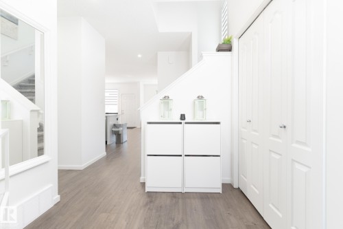 2126 Graydon Hill Crescent, Edmonton, AB - Indoor Photo Showing Other Room