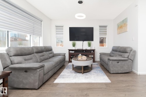 2126 Graydon Hill Crescent, Edmonton, AB - Indoor Photo Showing Living Room