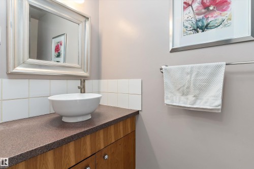 17132 103 Street, Edmonton, AB - Indoor Photo Showing Bathroom