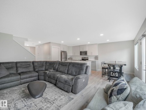 7808 174 Avenue, Edmonton, AB - Indoor Photo Showing Living Room