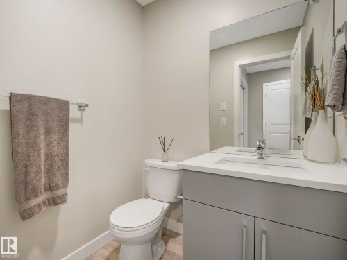 7808 174 Avenue, Edmonton, AB - Indoor Photo Showing Bathroom