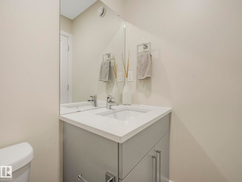 7808 174 Avenue, Edmonton, AB - Indoor Photo Showing Bathroom