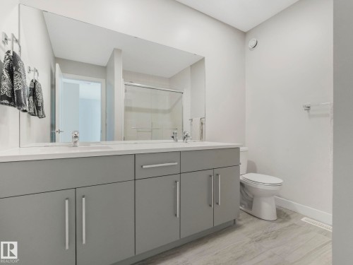 7808 174 Avenue, Edmonton, AB - Indoor Photo Showing Bathroom