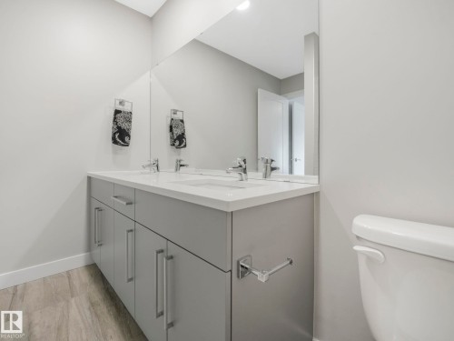 7808 174 Avenue, Edmonton, AB - Indoor Photo Showing Bathroom
