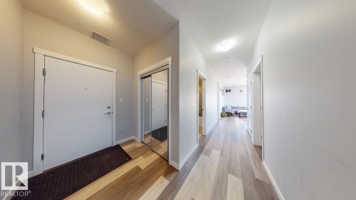 426 812 Welsh Dr, Edmonton, AB - Indoor Photo Showing Other Room