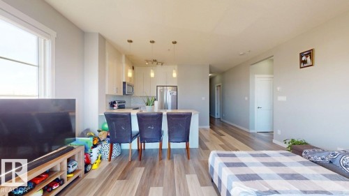 426 812 Welsh Dr, Edmonton, AB - Indoor