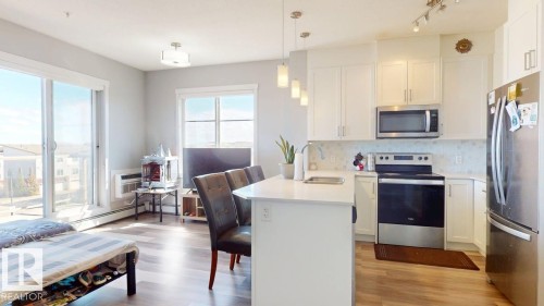 426 812 Welsh Dr, Edmonton, AB - Indoor Photo Showing Kitchen With Upgraded Kitchen