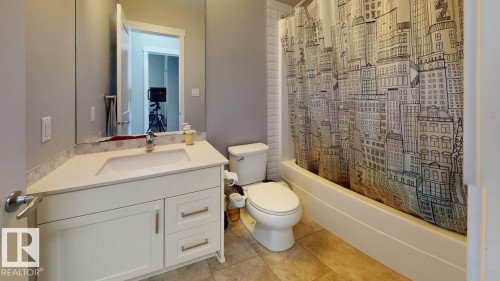 426 812 Welsh Dr, Edmonton, AB - Indoor Photo Showing Bathroom