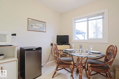 12 2020 105 Street, Edmonton, AB - Indoor