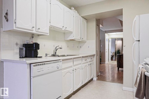 12 2020 105 Street, Edmonton, AB - Indoor Photo Showing Laundry Room