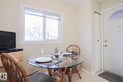 12 2020 105 Street, Edmonton, AB - Indoor Photo Showing Dining Room