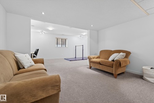 339 Foxboro Drive, Sherwood Park, AB - Indoor