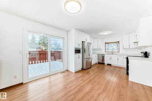 4631 43 Avenue, Edmonton, AB - Indoor Photo Showing Kitchen