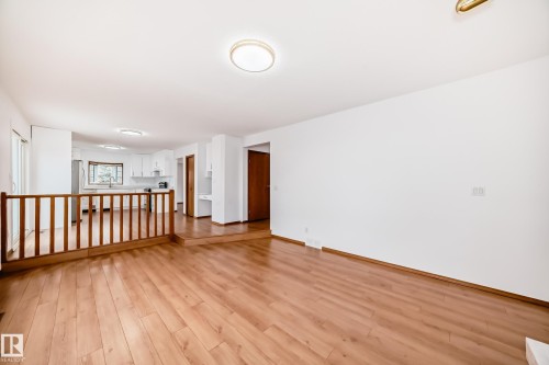 4631 43 Avenue, Edmonton, AB - Indoor Photo Showing Other Room