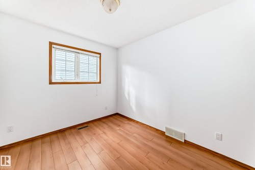 4631 43 Avenue, Edmonton, AB - Indoor Photo Showing Other Room