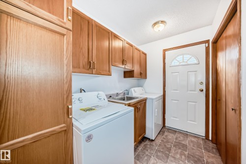 4631 43 Avenue, Edmonton, AB - Indoor Photo Showing Laundry Room