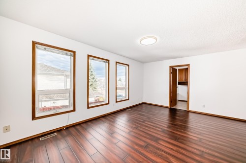 4631 43 Avenue, Edmonton, AB - Indoor Photo Showing Other Room