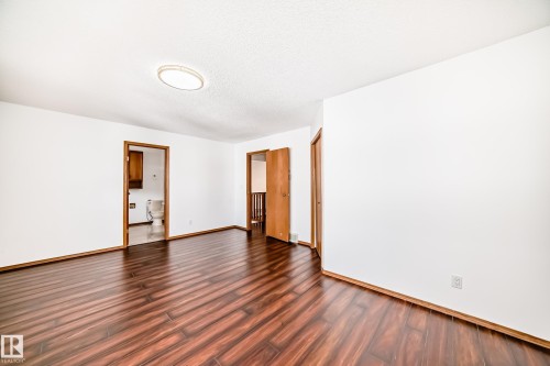 4631 43 Avenue, Edmonton, AB - Indoor Photo Showing Other Room