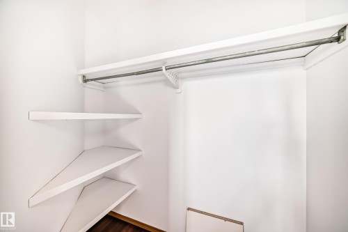 4631 43 Avenue, Edmonton, AB - Indoor With Storage