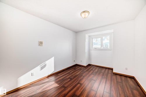 4631 43 Avenue, Edmonton, AB - Indoor Photo Showing Other Room