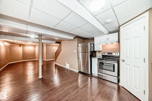 4631 43 Avenue, Edmonton, AB - Indoor