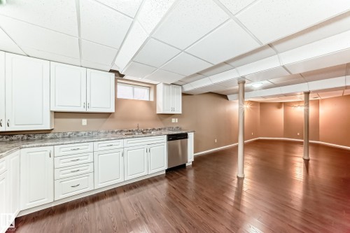 4631 43 Avenue, Edmonton, AB - Indoor