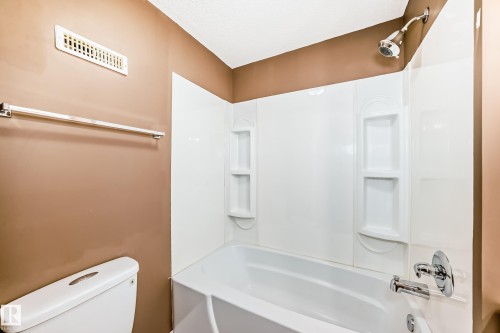 4631 43 Avenue, Edmonton, AB - Indoor Photo Showing Bathroom