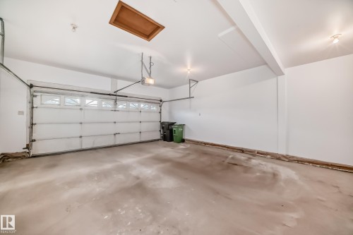 4631 43 Avenue, Edmonton, AB - Indoor Photo Showing Garage