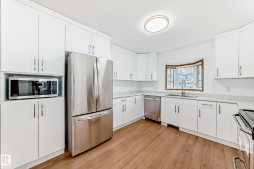 4631 43 Avenue, Edmonton, AB - Indoor Photo Showing Kitchen