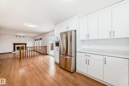 4631 43 Avenue, Edmonton, AB - Indoor Photo Showing Kitchen