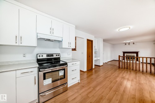 4631 43 Avenue, Edmonton, AB - Indoor Photo Showing Kitchen