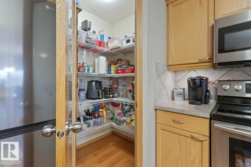 1 Birchwood Close, Leduc, AB - Indoor Photo Showing Kitchen