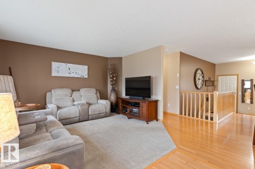 1 Birchwood Close, Leduc, AB - Indoor Photo Showing Living Room
