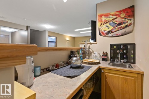 1 Birchwood Close, Leduc, AB - Indoor Photo Showing Kitchen