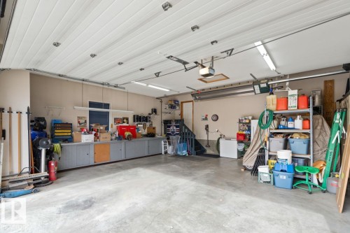 1 Birchwood Close, Leduc, AB - Indoor Photo Showing Garage