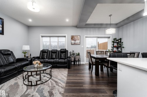 1613 Enright Way, Edmonton, AB - Indoor Photo Showing Living Room