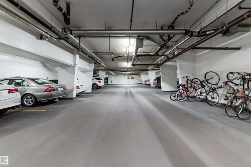 1701 10649 Saskatchewan Drive, Edmonton, AB - Indoor Photo Showing Garage