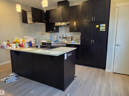 Fort Saskatchewan, AB - Indoor Photo Showing Kitchen