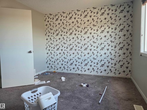 Fort Saskatchewan, AB - Indoor Photo Showing Other Room