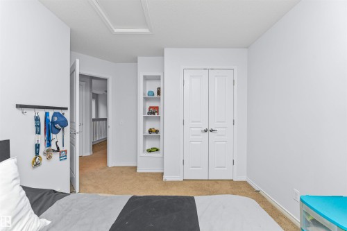 4613 Crabapple Run Run, Edmonton, AB - Indoor Photo Showing Bedroom