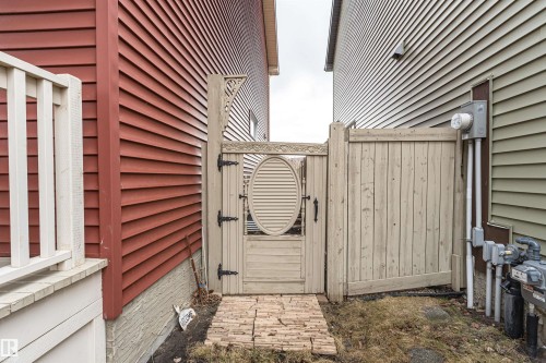 4613 Crabapple Run Run, Edmonton, AB - Outdoor With Exterior