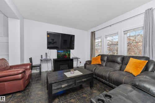 4613 Crabapple Run Run, Edmonton, AB - Indoor Photo Showing Living Room