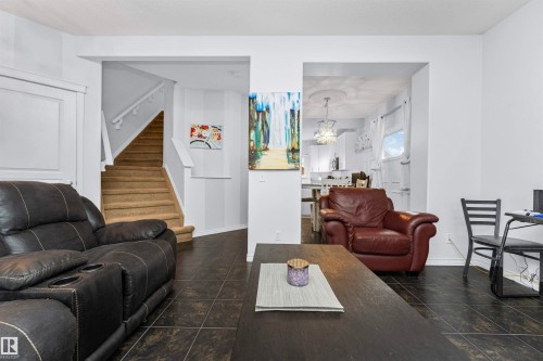 4613 Crabapple Run Run, Edmonton, AB - Indoor Photo Showing Living Room