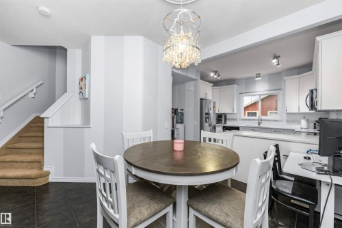 4613 Crabapple Run Run, Edmonton, AB - Indoor Photo Showing Dining Room