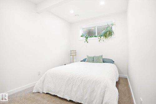 2061 Trumpeter Way, Edmonton, AB - Indoor Photo Showing Bedroom