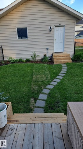 2061 Trumpeter Way, Edmonton, AB - Outdoor