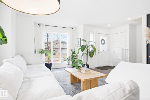 2061 Trumpeter Way, Edmonton, AB - Indoor Photo Showing Other Room