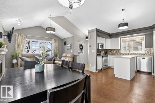 6072 Stanton Drive, Edmonton, AB - Indoor