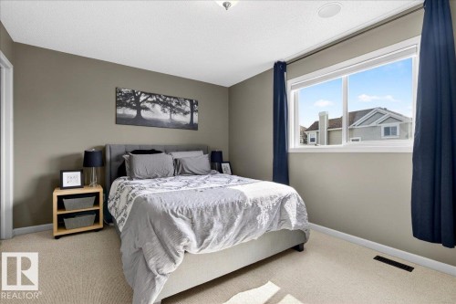 6072 Stanton Drive, Edmonton, AB - Indoor Photo Showing Bedroom