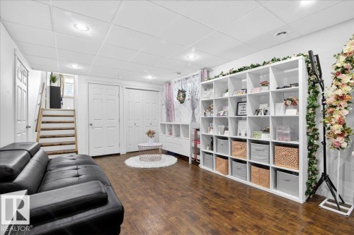 6072 Stanton Drive, Edmonton, AB - Indoor Photo Showing Other Room